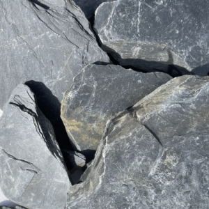 Purustatud kiltkivi antrasiit 60-150mm 1000kg bigbag