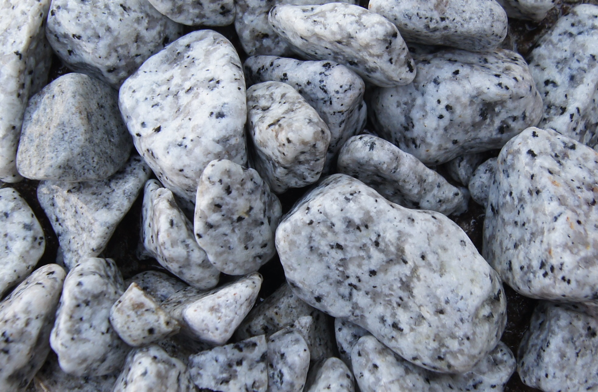 Looduslik dekoratiivkivi Dalmaatsia graniit 30-60mm 1000kg bigbag