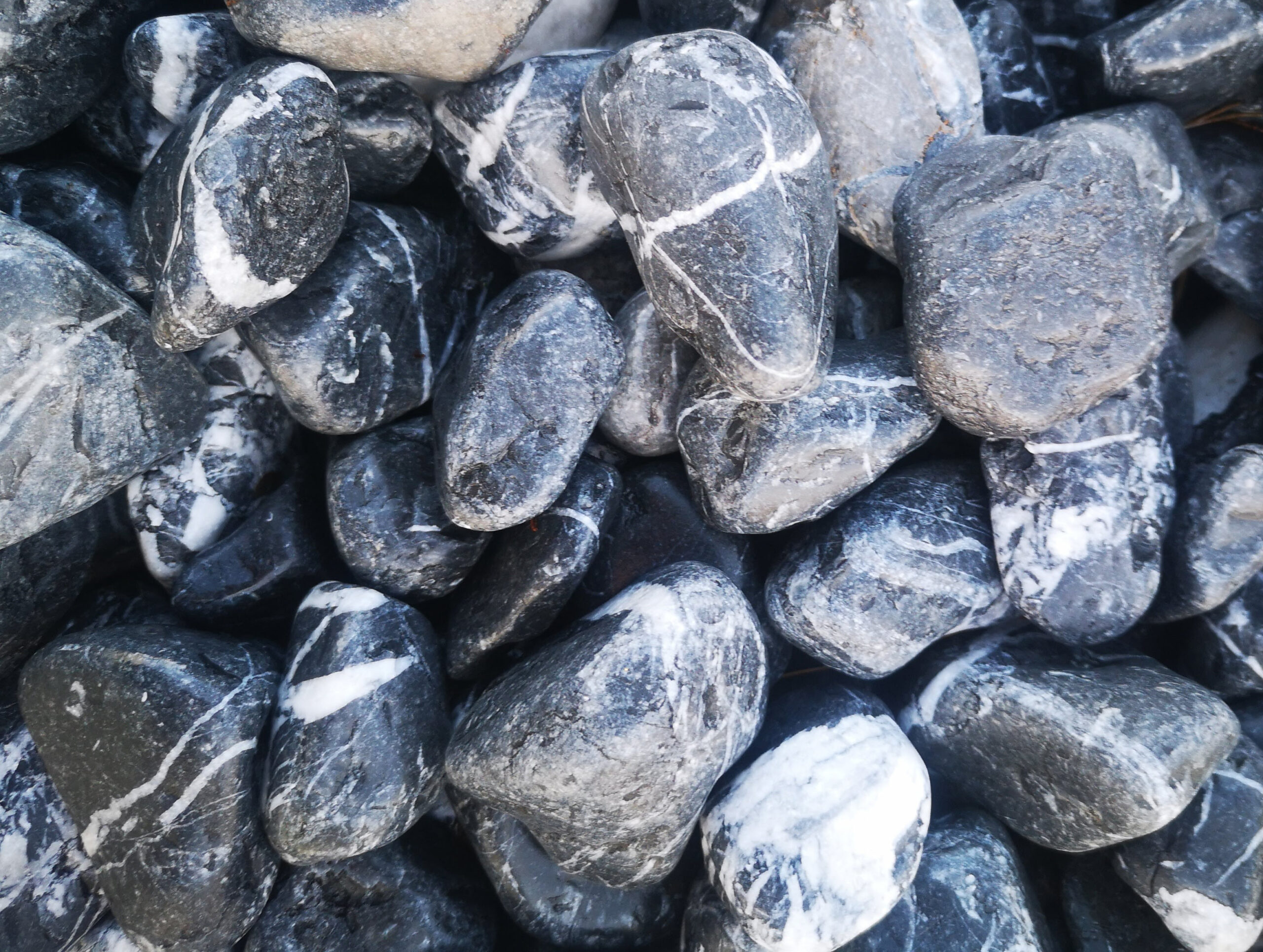 Looduslik dekoratiivkivi Impeerial must 30-60mm 1000kg bigbag