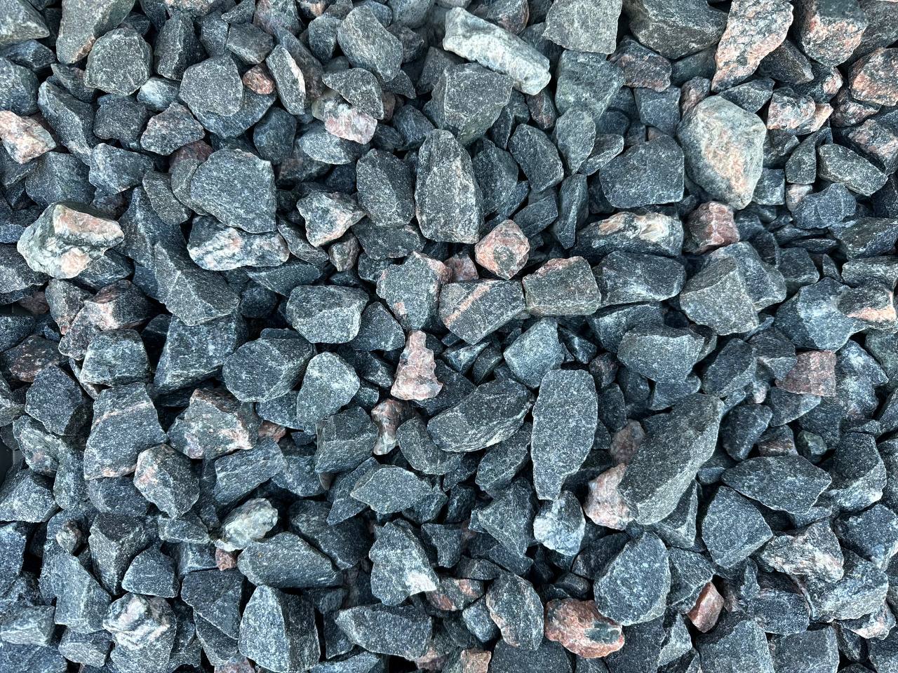 Inkoo mustjaspunakas tardkivikillustik 16-32mm